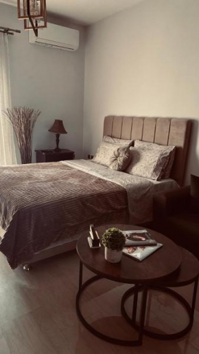 Black Flox AparTment